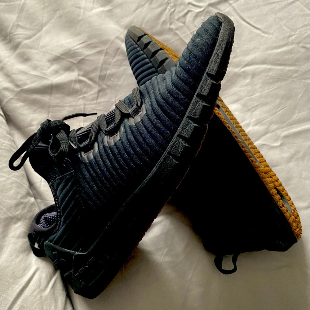 Gently used Under Armour Mens hovr shoes